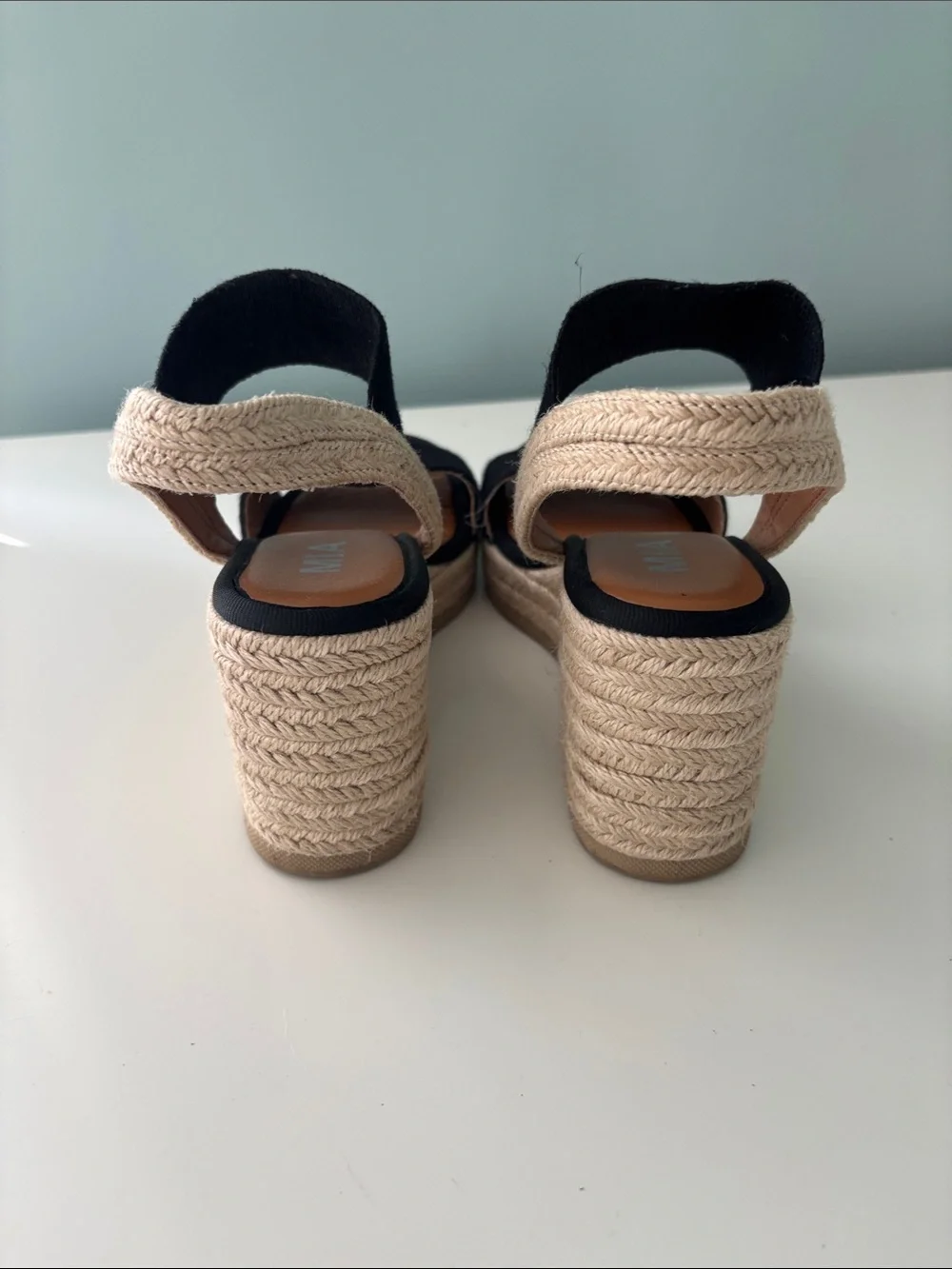 MIA Brittni black wedge